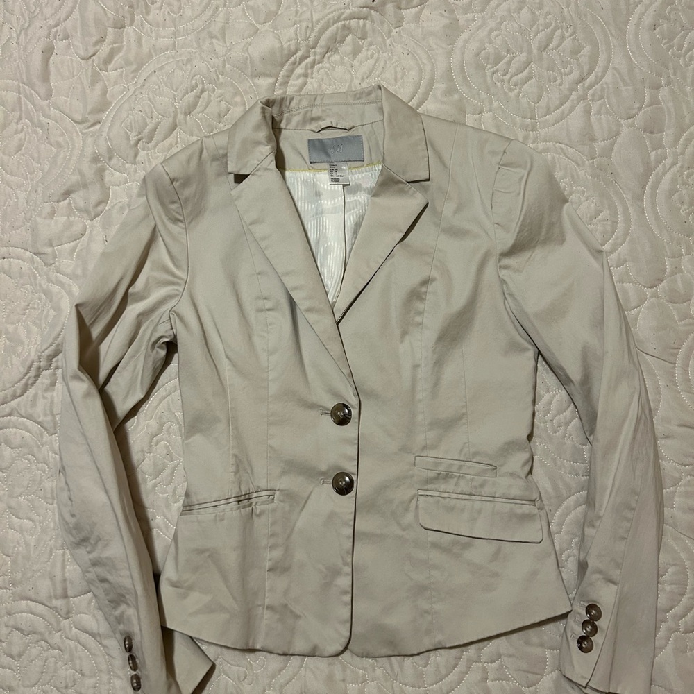 H&M lines beige jacket size 6